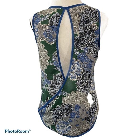 Blue and Green Silky Tank Top with Open Back - XS - Picture 2 of 6